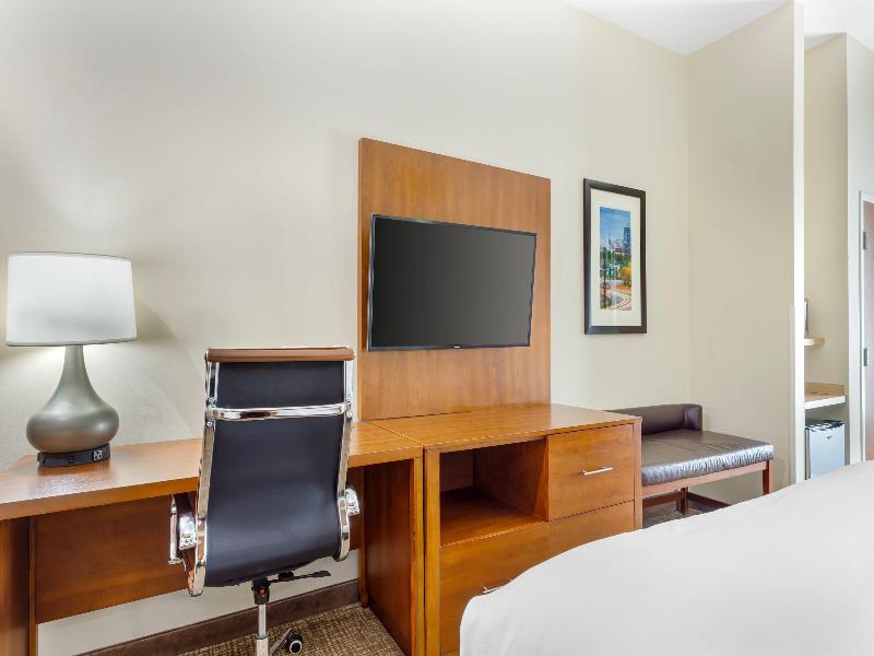 Comfort Suites Greensboro-High Point image