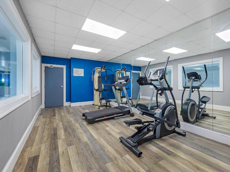 Quality Inn Suites image 6