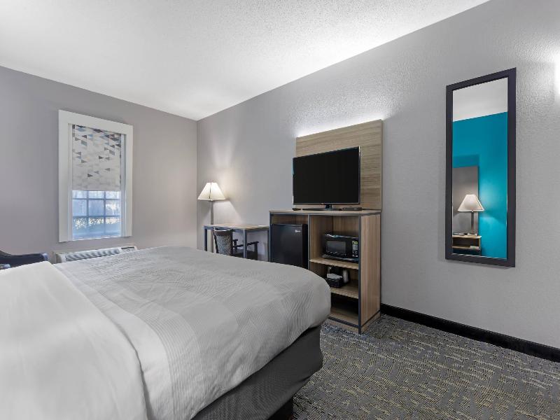 Quality Inn Suites image