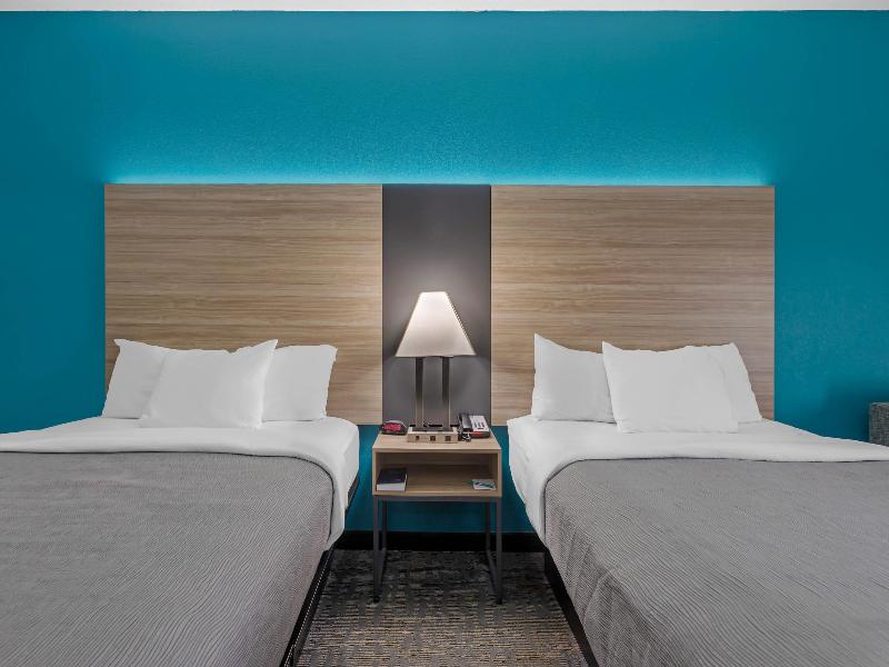 Quality Inn Suites image 4
