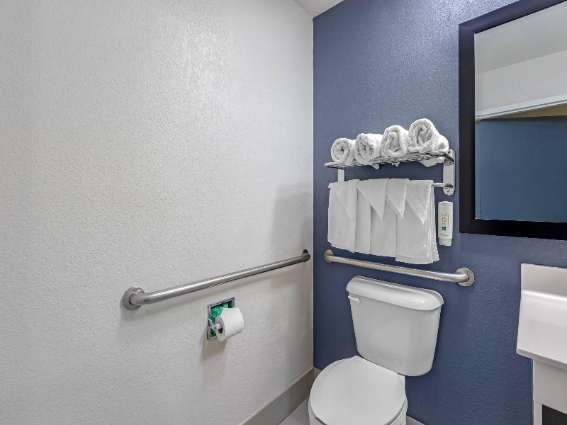 Quality Inn Suites image