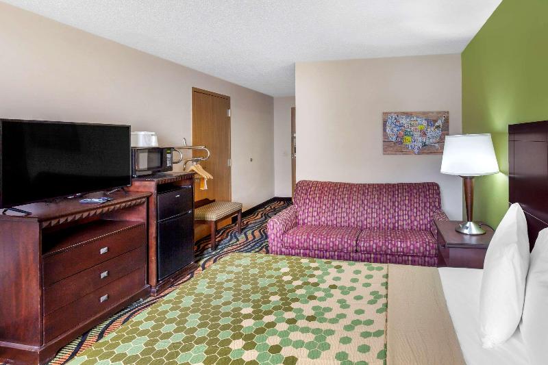 Econo Lodge Inn Suites Oconto image