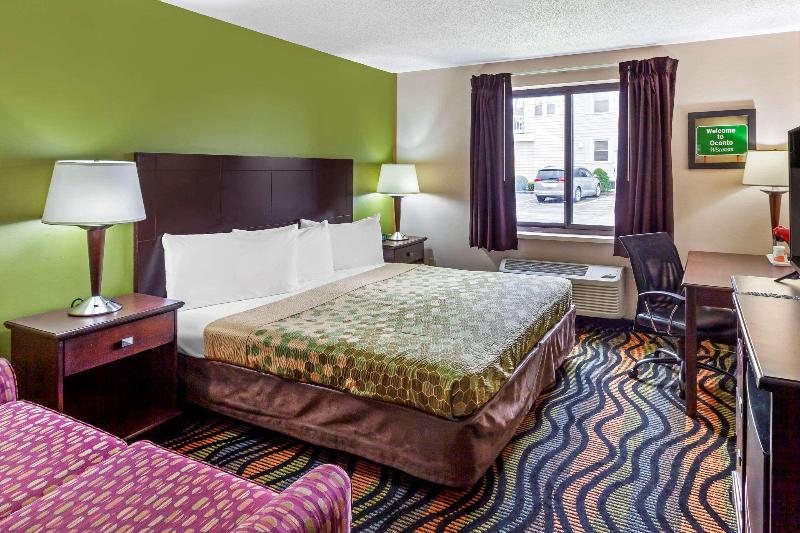 Econo Lodge Inn Suites Oconto image