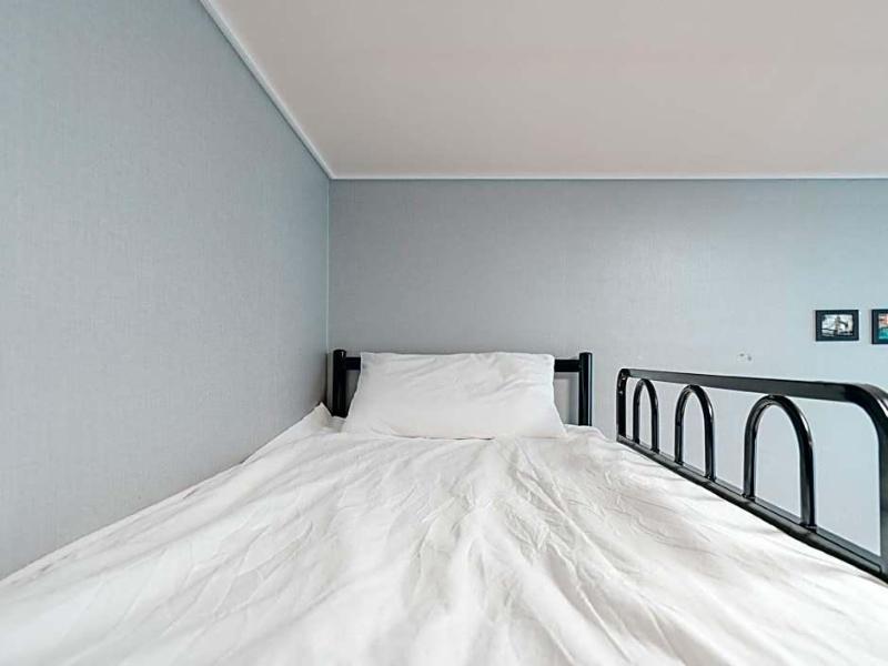 Rainboots Guesthouse image