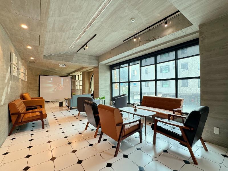 Nan Fun House Hotel image
