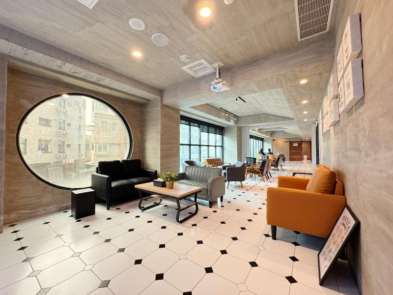 Nan Fun House Hotel image