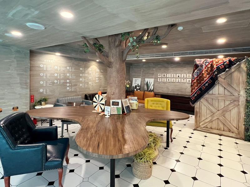 Nan Fun House Hotel image