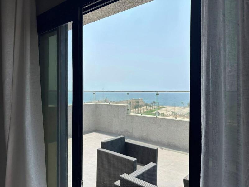 Loren Suites Corniche image