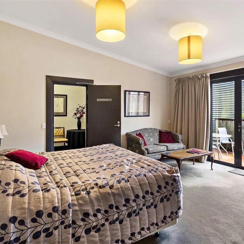 Gateway Motor Inn image
