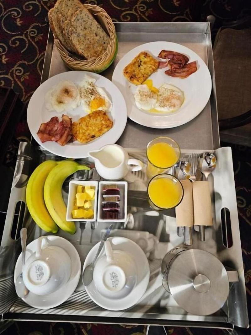 Gateway Motor Inn image