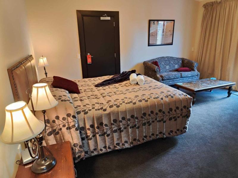 Gateway Motor Inn image