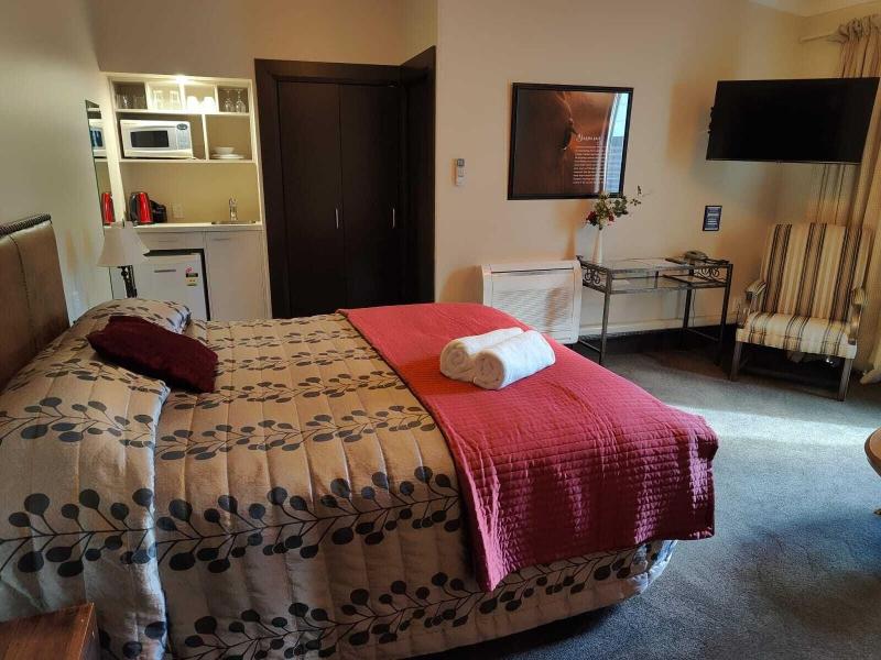 Gateway Motor Inn image