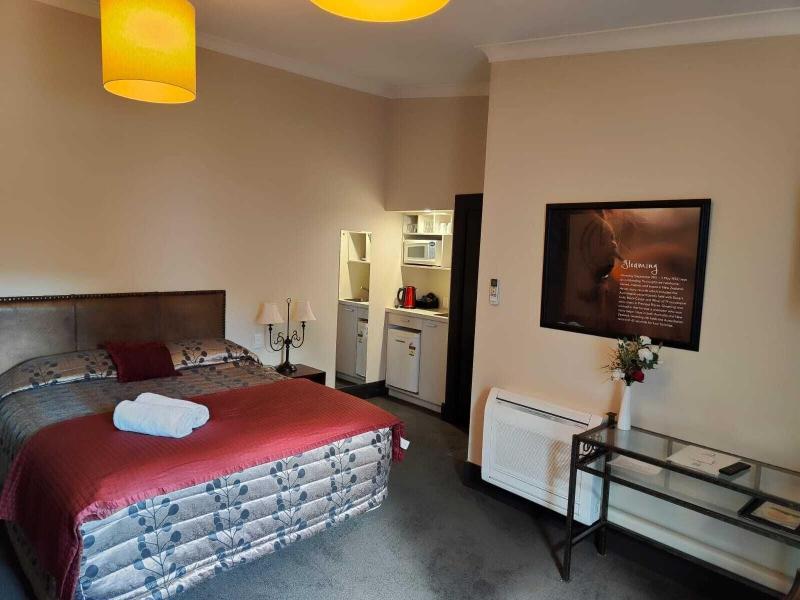 Gateway Motor Inn image