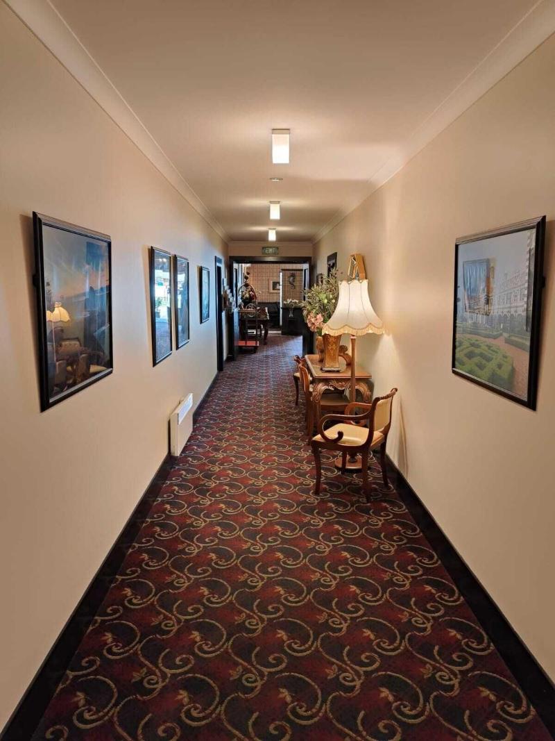 Gateway Motor Inn image