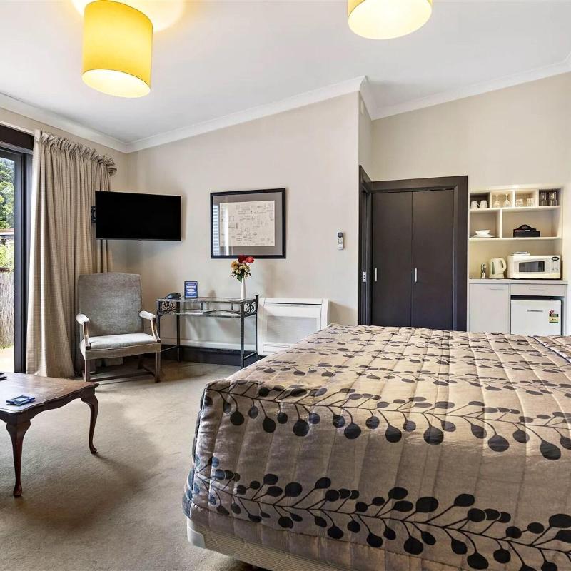 Gateway Motor Inn image