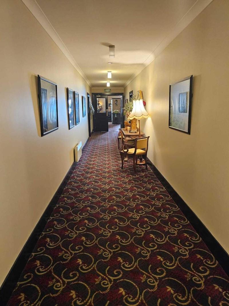Gateway Motor Inn image
