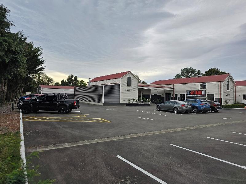 Gateway Motor Inn image