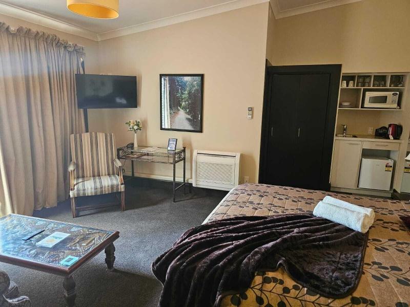Gateway Motor Inn image