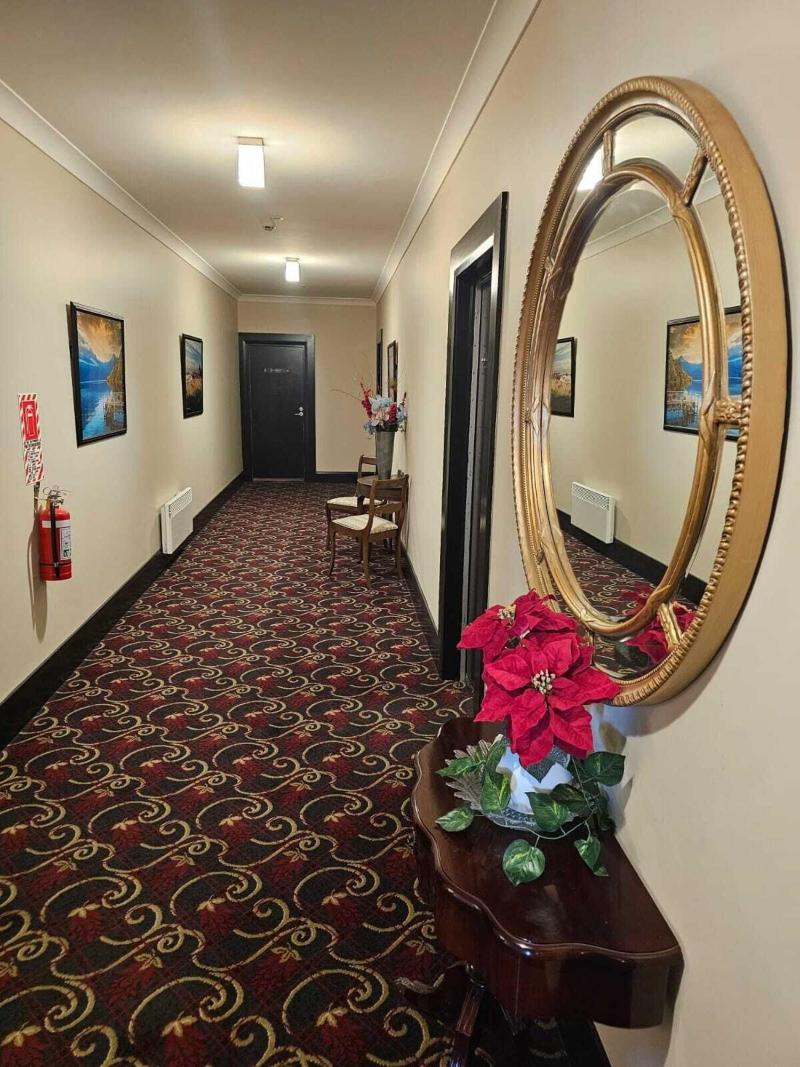 Gateway Motor Inn image