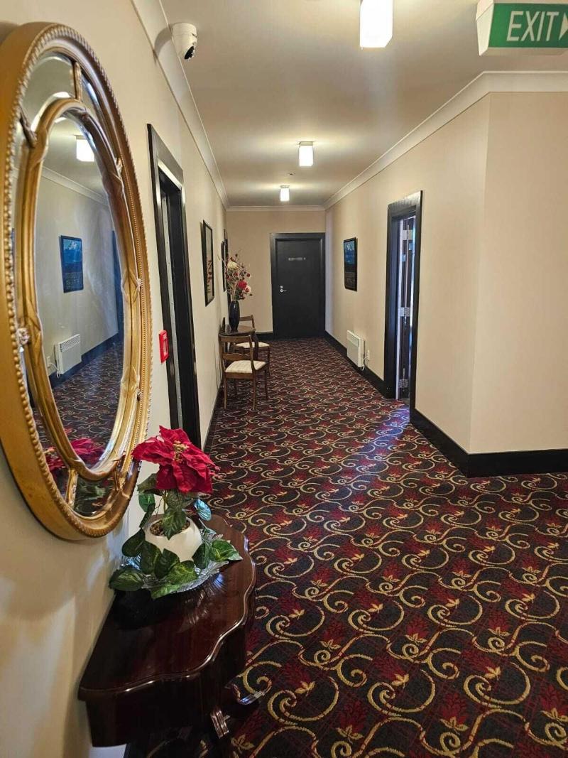 Gateway Motor Inn image