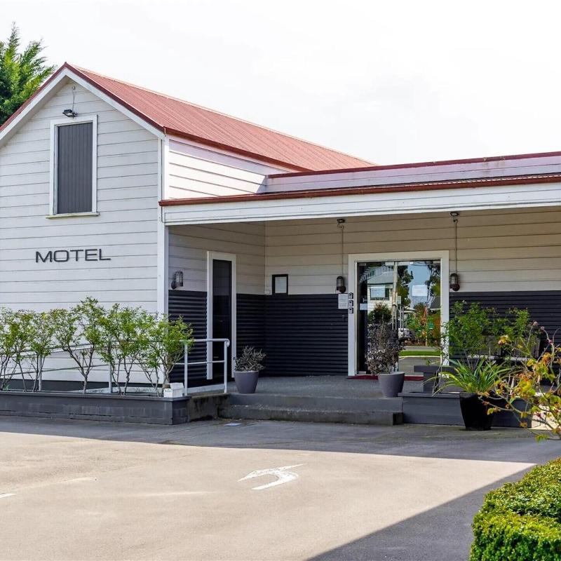Gateway Motor Inn image