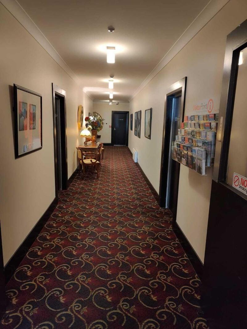 Gateway Motor Inn image