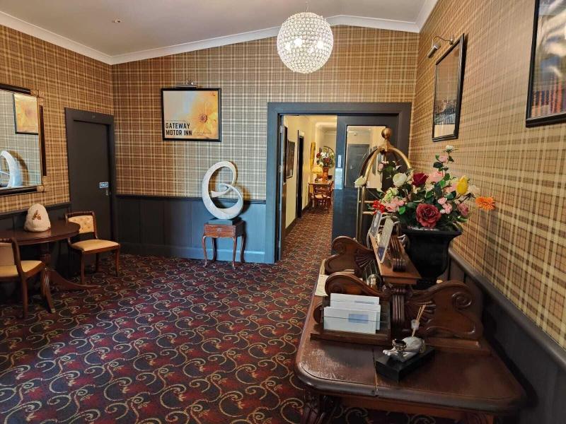 Gateway Motor Inn image
