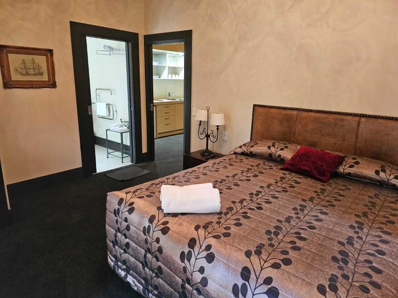 Gateway Motor Inn image