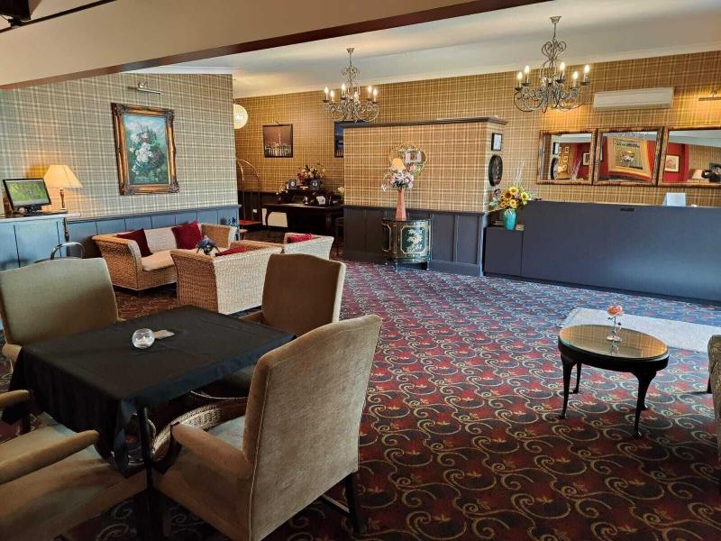 Gateway Motor Inn image