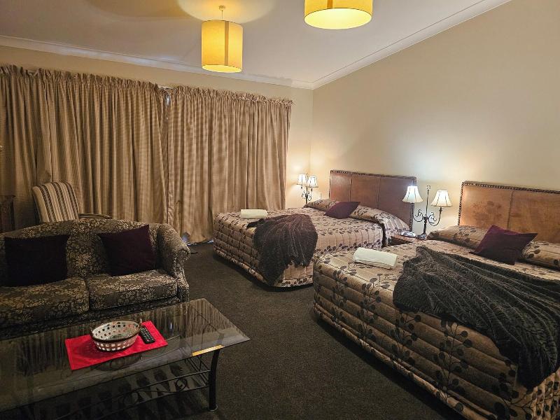 Gateway Motor Inn image
