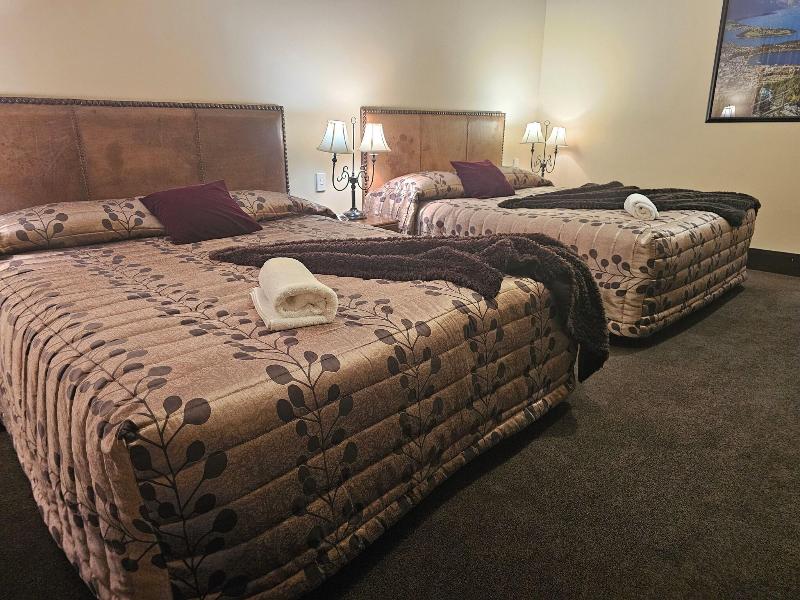 Gateway Motor Inn image