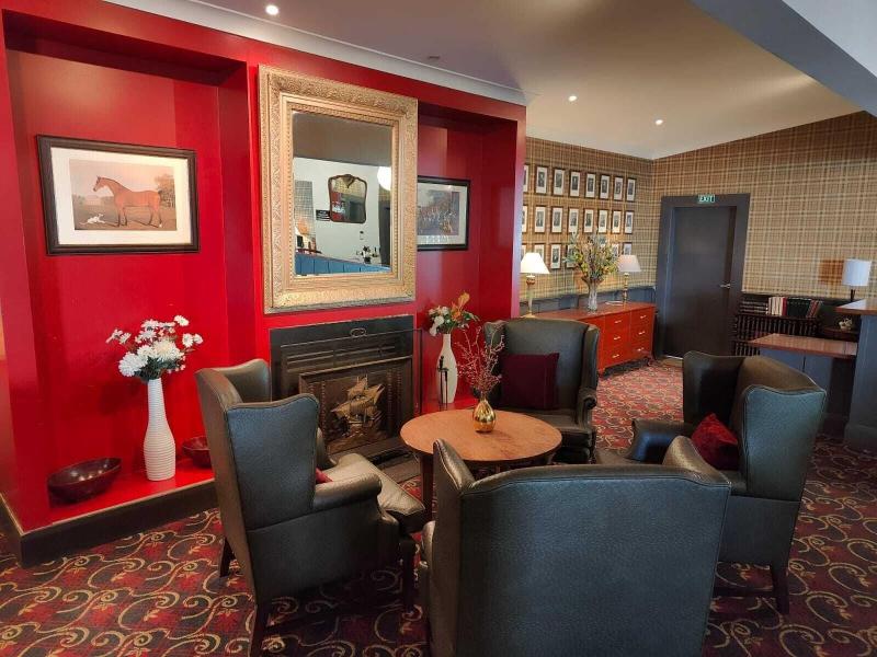 Gateway Motor Inn image