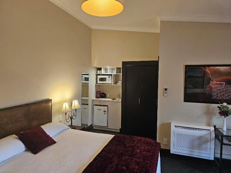 Gateway Motor Inn image