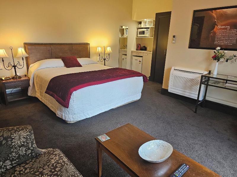 Gateway Motor Inn image