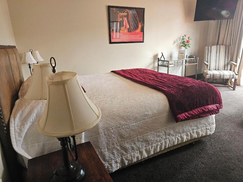 Gateway Motor Inn image