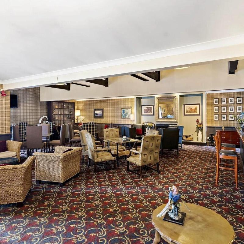 Gateway Motor Inn image