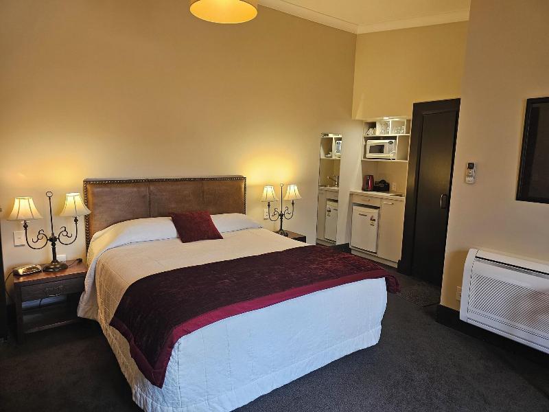 Gateway Motor Inn image