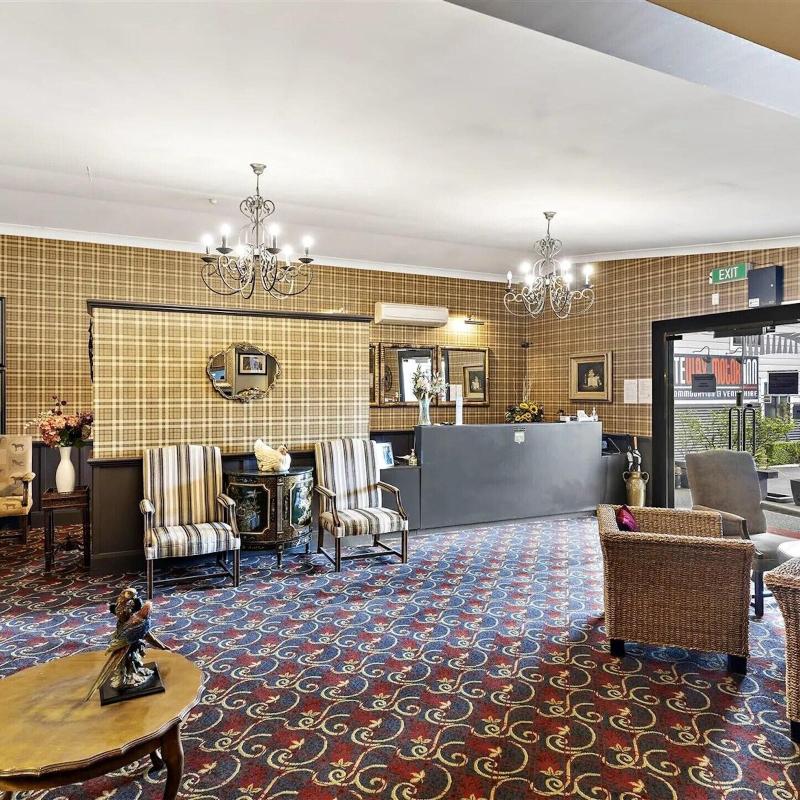 Gateway Motor Inn image