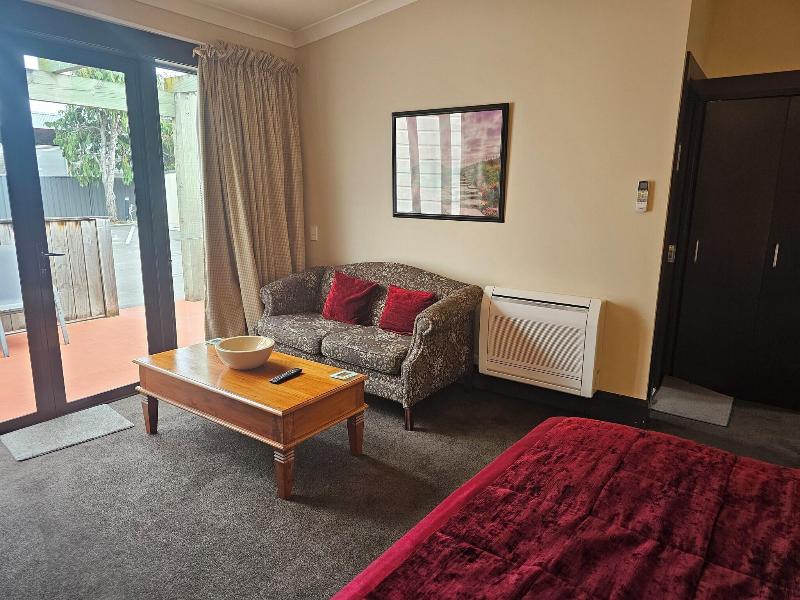 Gateway Motor Inn image