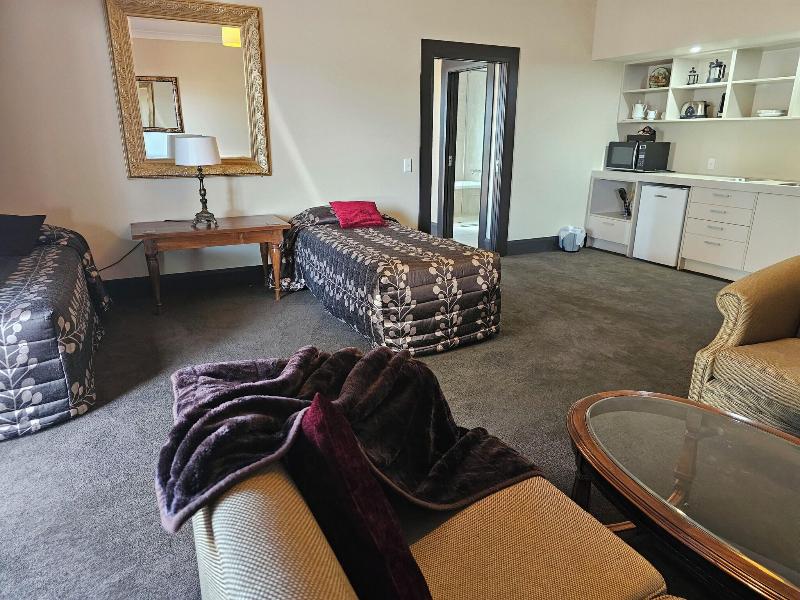 Gateway Motor Inn image