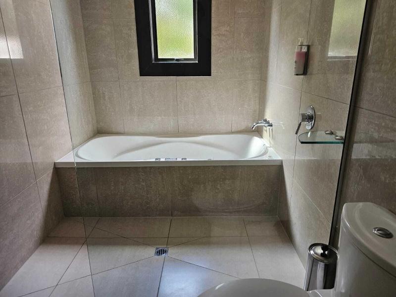 Gateway Motor Inn image