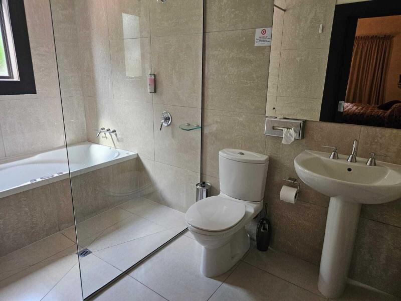 Gateway Motor Inn image