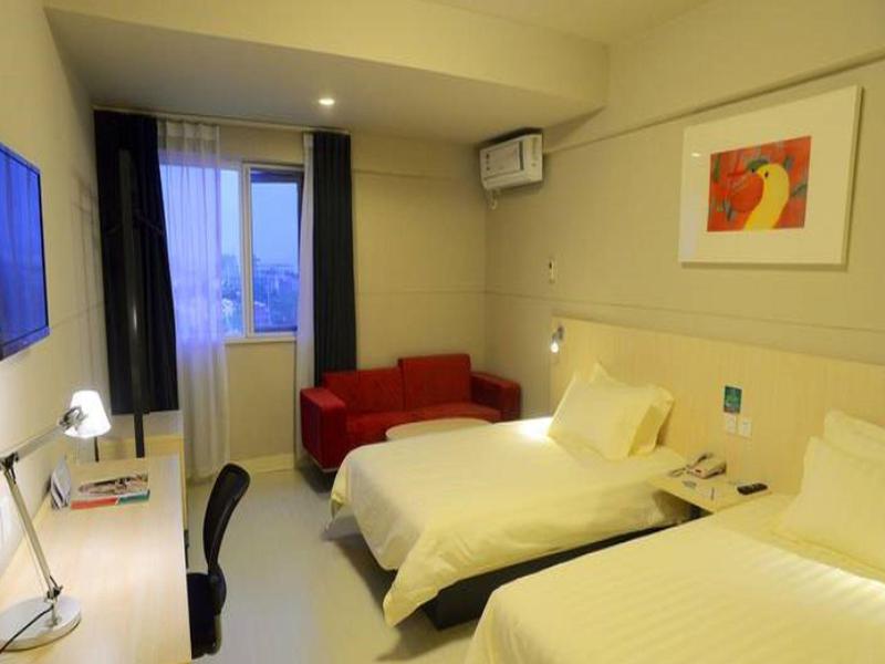 Jinjiang Inn Xianning Yinquan Avenue Hot Spring Ho