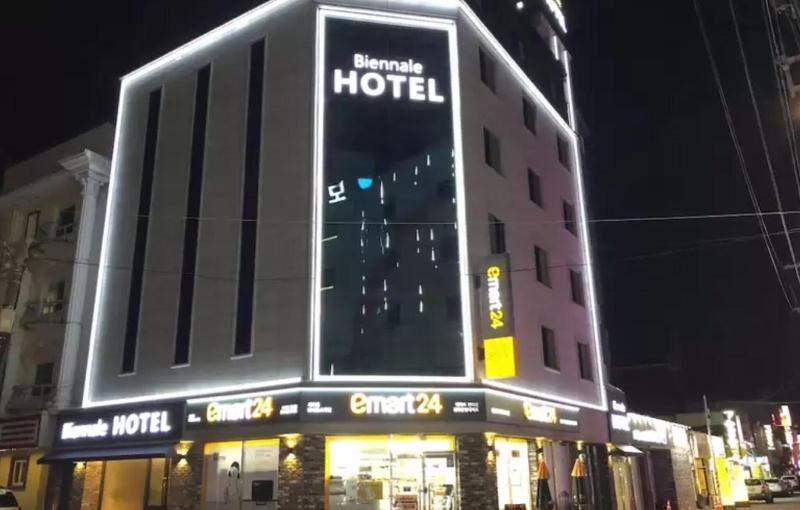Biennale Hotel — general view