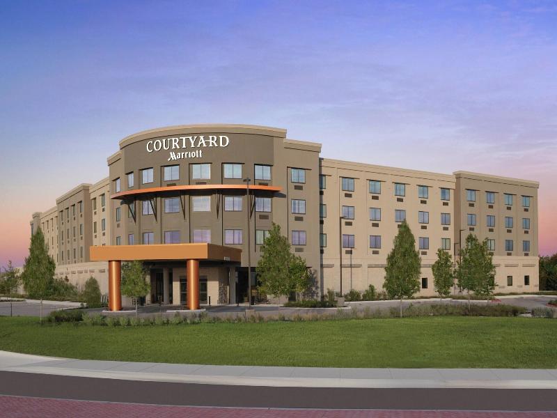 Courtyard Austin Pflugerville And Pflugerville Con image