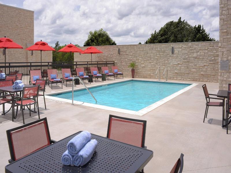 Courtyard Austin Pflugerville And Pflugerville Con image