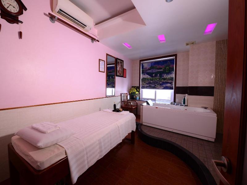 Blue Hanoi Inn Luxury Hotel And Spa image