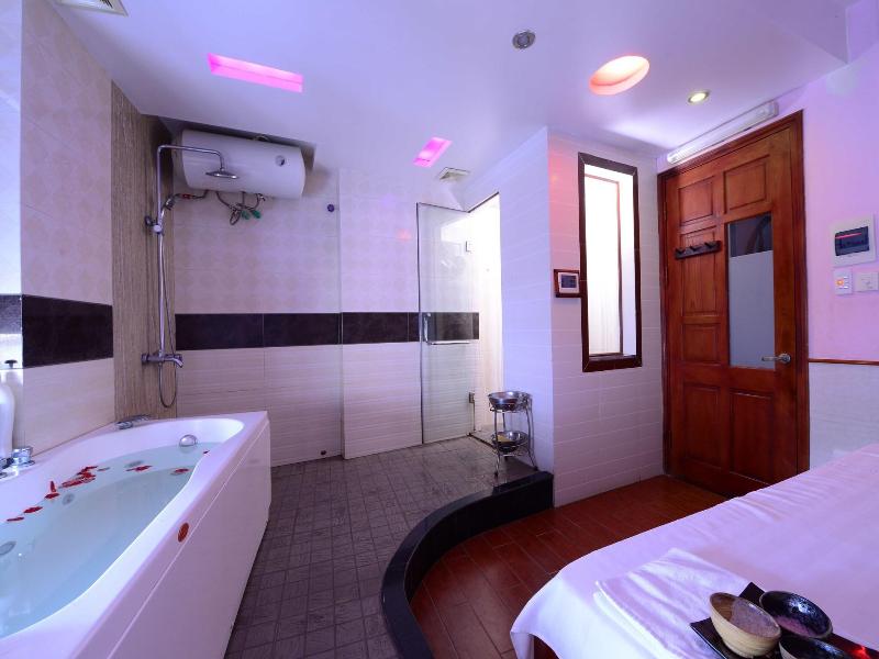 Blue Hanoi Inn Luxury Hotel And Spa image