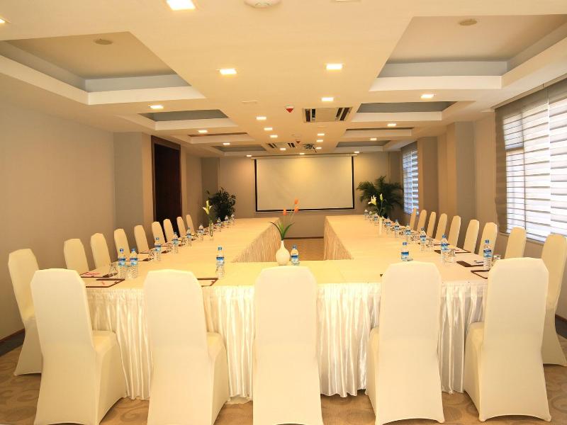 Eastern Palace Hotel image