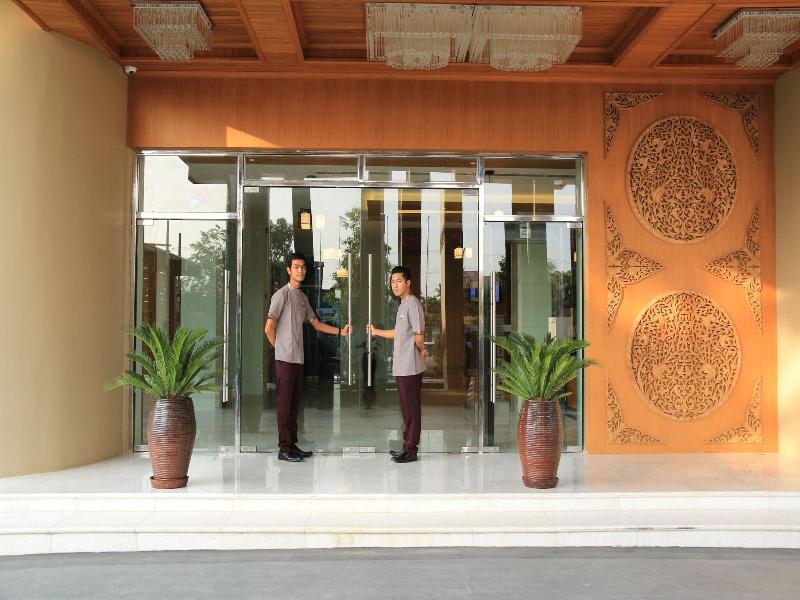 Eastern Palace Hotel image